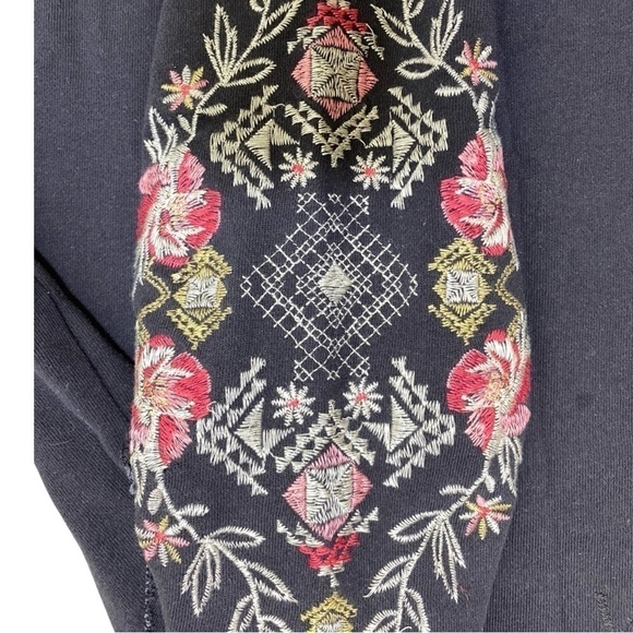 ⭐️KNOX ROSE Embroidered Sleeve Sweatshirt - Picture 3 of 5